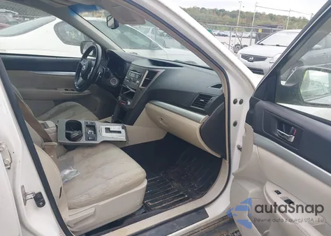 2010 Subaru Outback 2.5I Premium z USA, uszkodzony, nr VIN 4S4BRCCC3A3333777